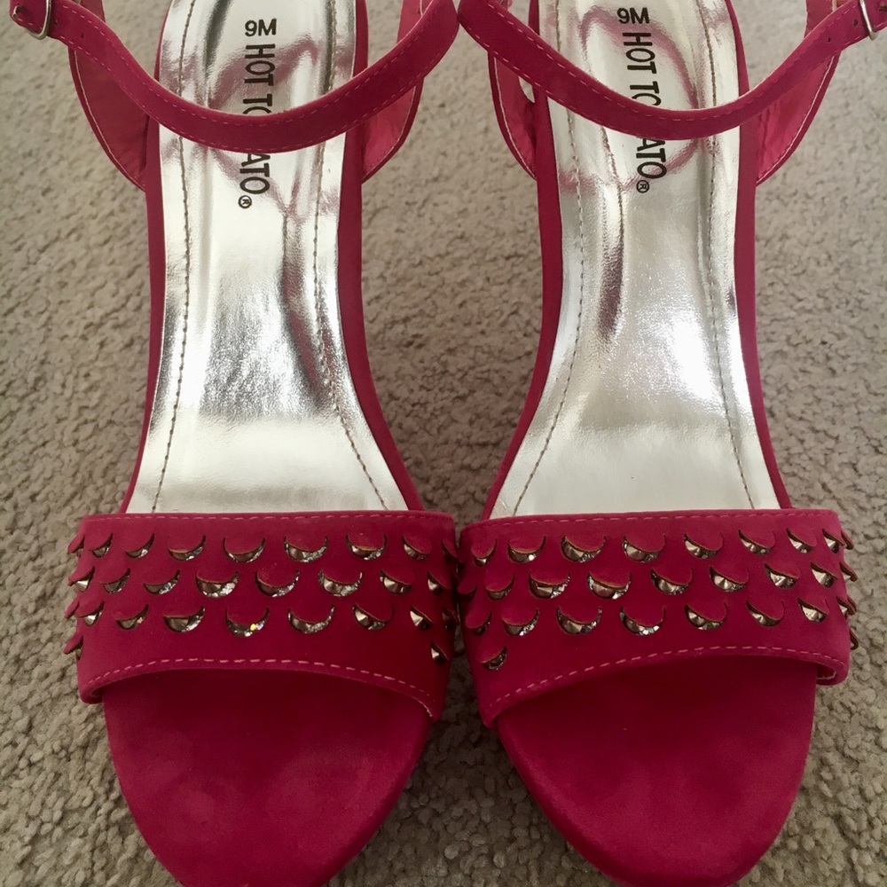 Suede-like wedge sandals